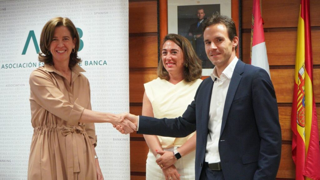 Fundación AEB y Somos Digital facilitan el uso de la banca digital