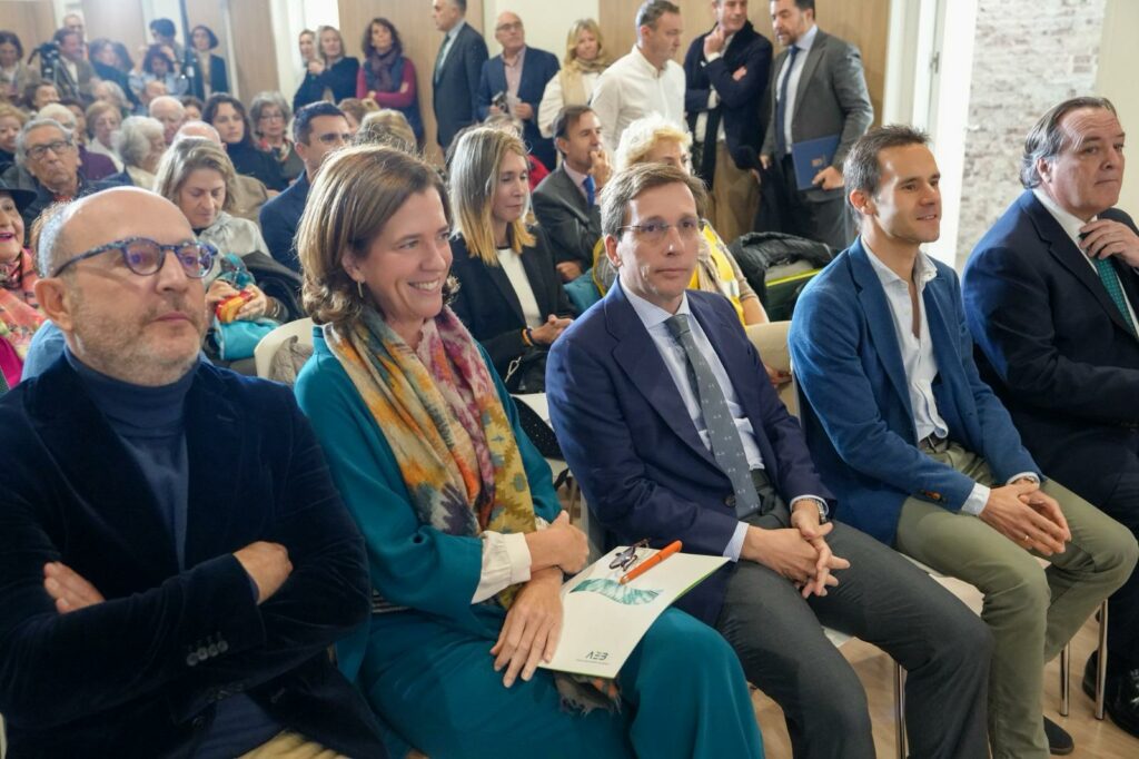 Más de 4.100 ciudadanos se forman en banca digital segura gracias a la colaboración entre Somos Digital y la Fundación AEB
