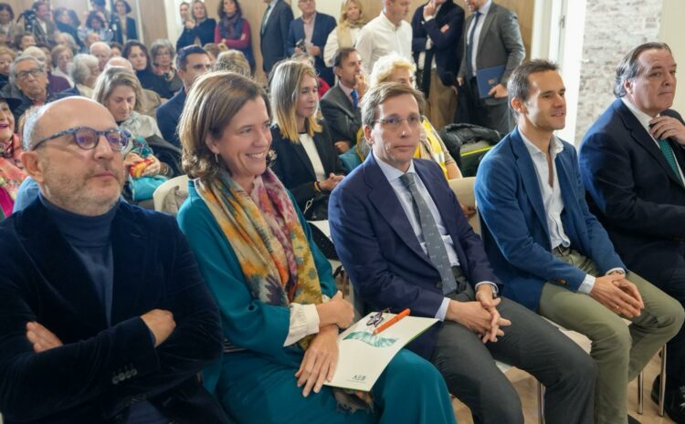  Más de 4.100 ciudadanos se forman en banca digital segura gracias a la colaboración entre Somos Digital y la Fundación AEB